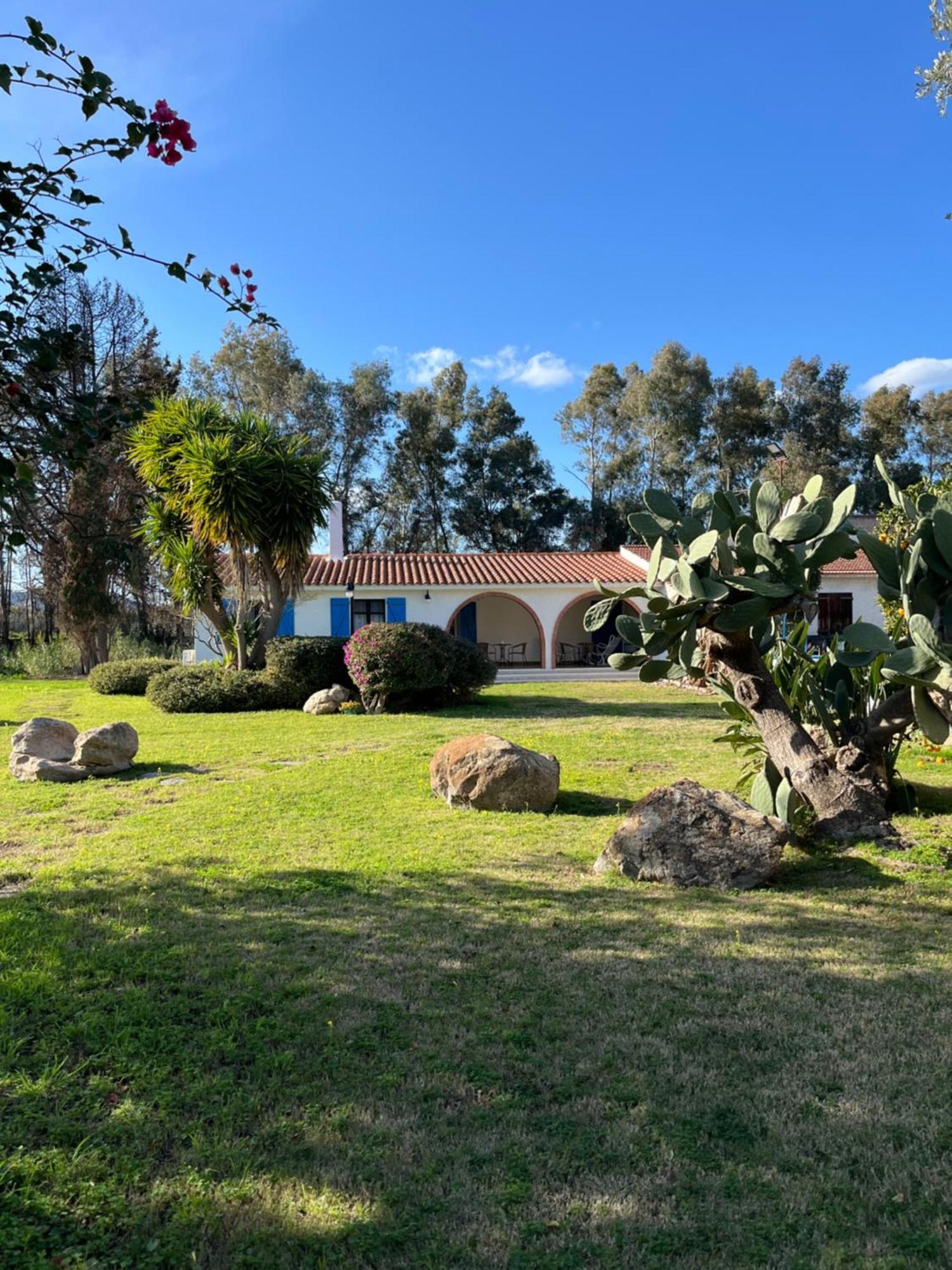 Bidd'E Majori Bed & Breakfast San Priamo Exterior photo